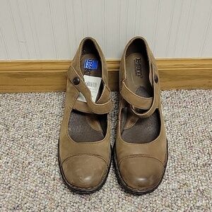 Born Varrow Brown Strappy Maryjane Heels, Sz 7. Academia Girlhoodcore